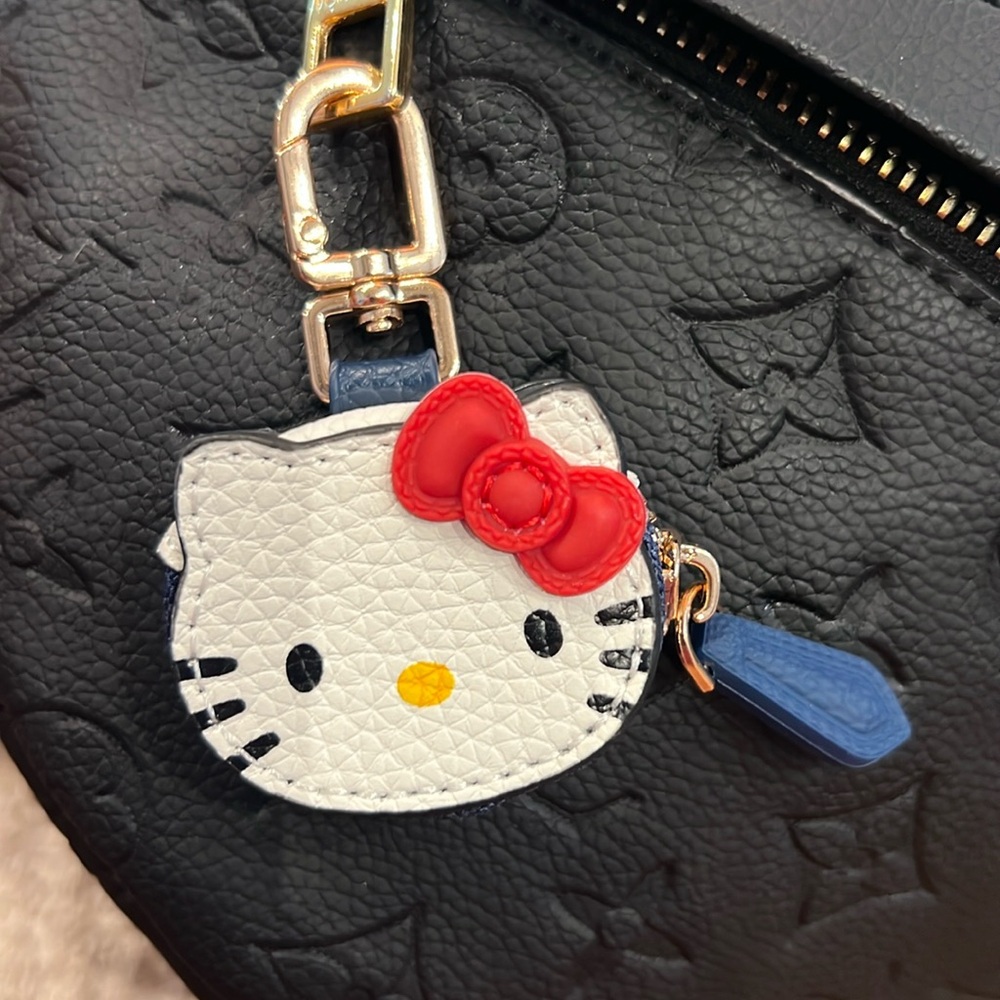 Hello Kitty Red and White Zip Pouch Bag purse Charm Keychain NWOT air pod